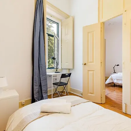 شقة 4br - Excellent Location - New Mattresses!