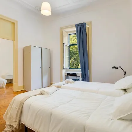 4br - Excellent Location - New Mattresses! Lisbon