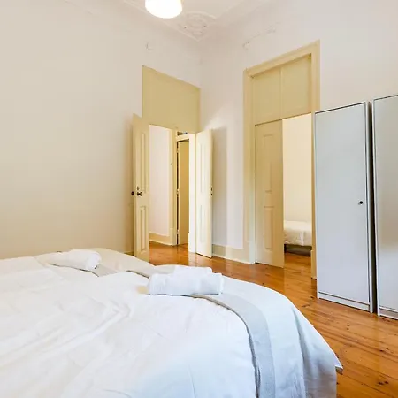 דירה 4br - Excellent Location - New Mattresses!